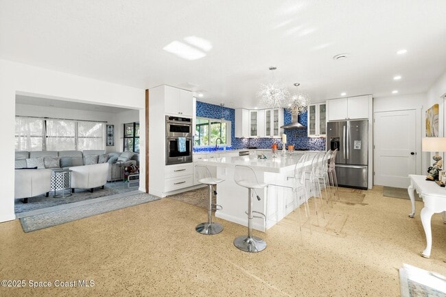 Building Photo - 300 Pelican Dr