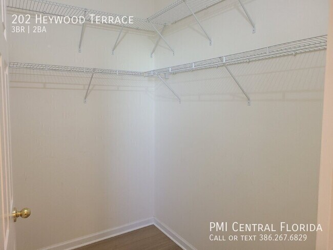 Building Photo - 202 Heywood Terrace