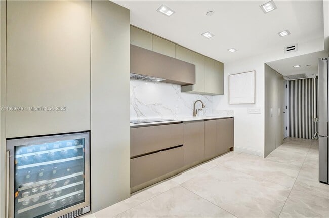 Building Photo - 19667 Turnberry Way