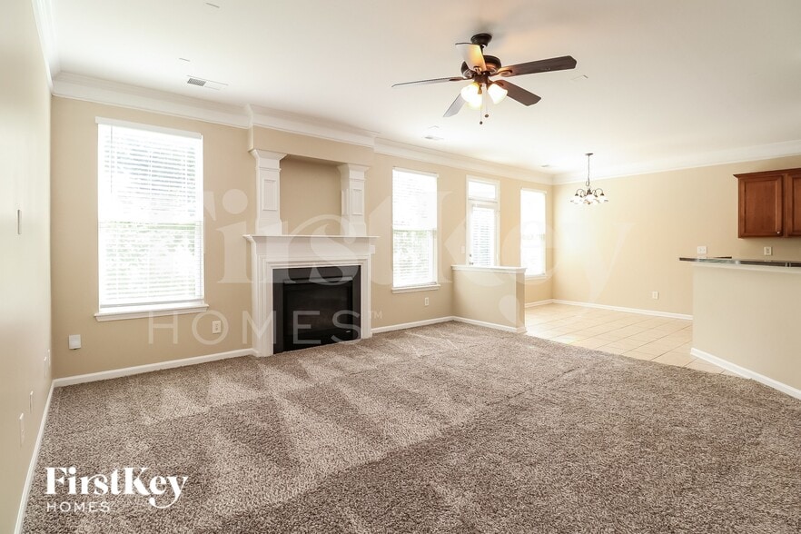 Building Photo - 8019 Bushy Creek Dr