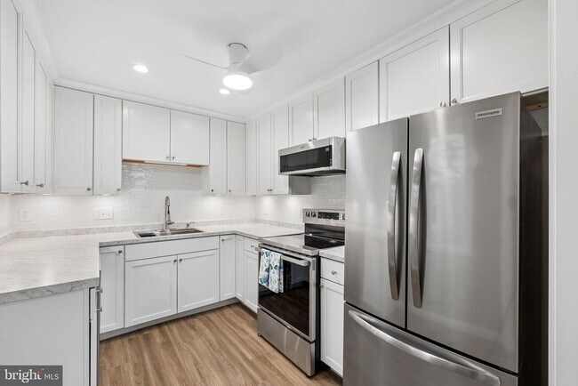 Building Photo - 17360 Tripoli Blvd