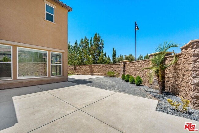 Building Photo - 20705 Butternut Cir