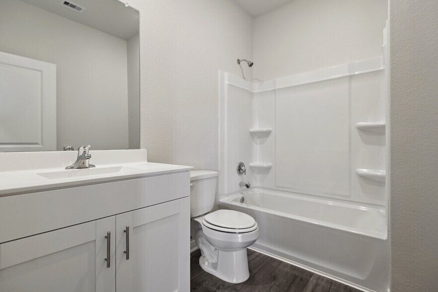 Building Photo - 15647 Plum Brk Dr