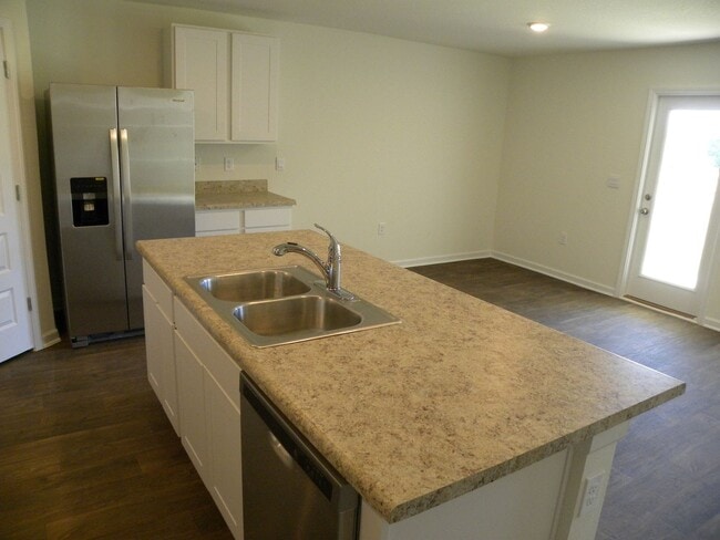 Building Photo - ***Price Reduction*** Beautiful Home in Foley