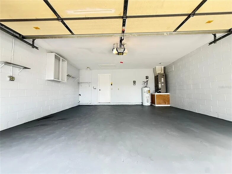 Building Photo - 9923 Castleton St