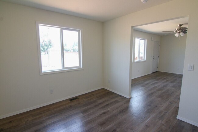 Building Photo - Manufactured Home for Rent in Paradise CA | 2 Bed, Newer Build, Cat Friendly