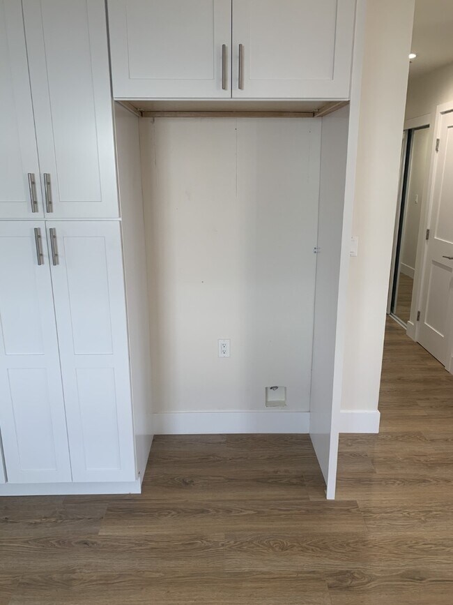 Building Photo - Brand New 2BR/1BA with Downtown LA Views i...