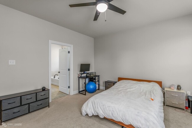 Building Photo - Beautiful 3 bedroom/2 bathroom in Willow Heights