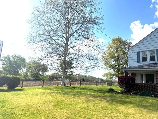 Building Photo - 10899 Fish and Game Rd