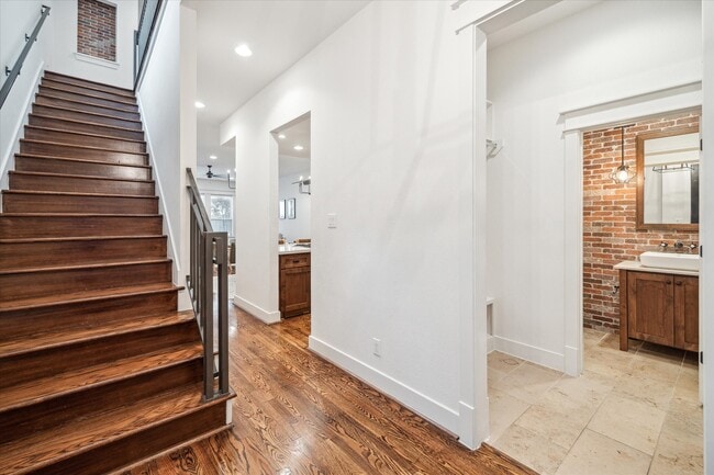 Building Photo - 1613 Prospect St