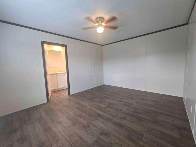 Building Photo - 709 N Collins Fwy