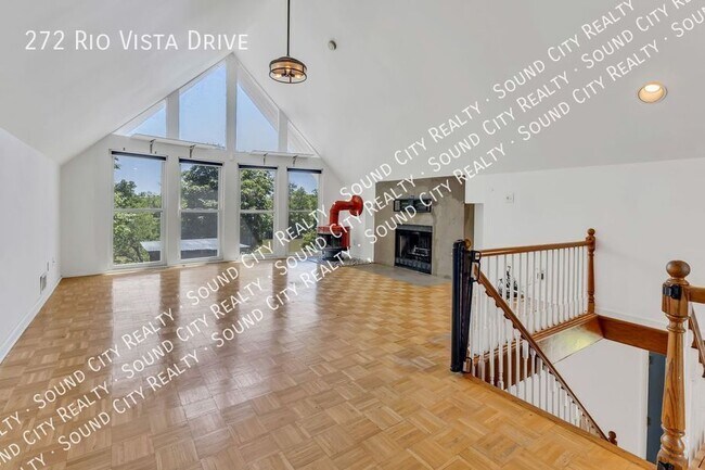 Building Photo - 272 Rio Vista Dr