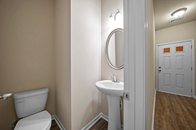 Building Photo - 232 Bobbie Way