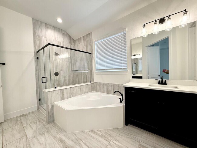 Building Photo - 30421 Zoysia Pt Ln