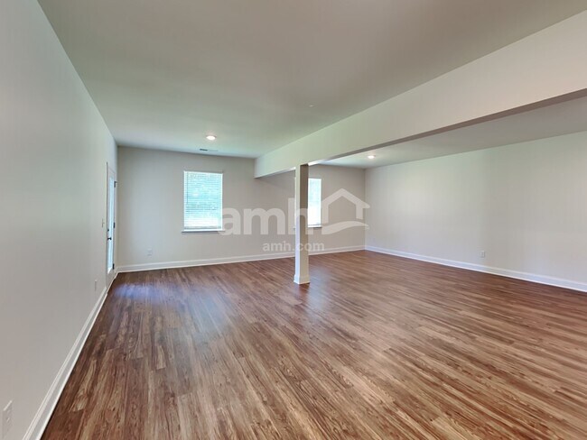 Building Photo - 598 Slew Drive