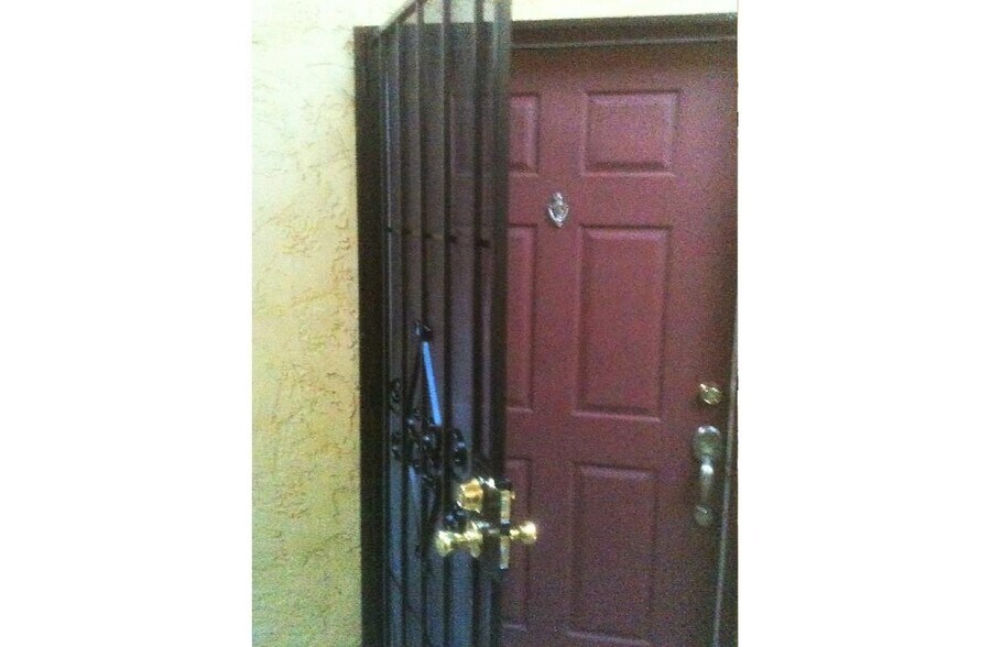 Front entry door - 615 Fredricks Ave