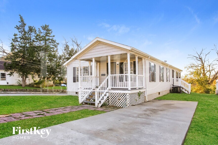 Building Photo - 5650 Askew Ave