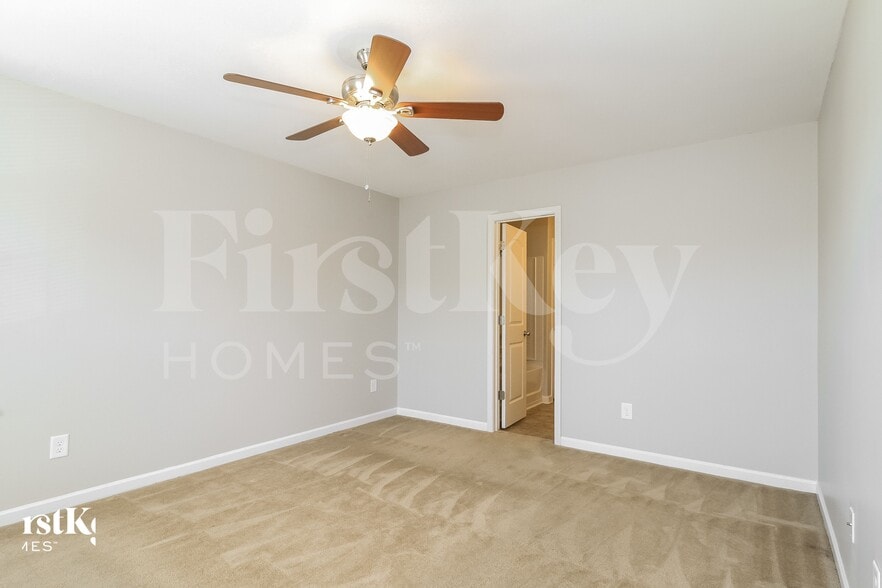 Building Photo - 4295 Kendall Farms Way