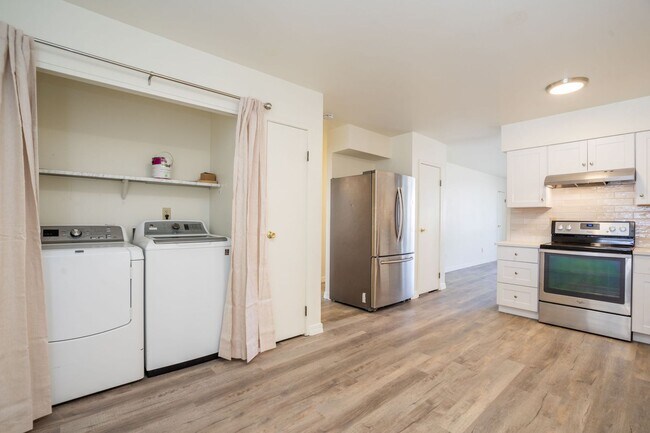 Building Photo - Newly Updated 3 Bed, 1 Bath Duplex in West Fort Collins