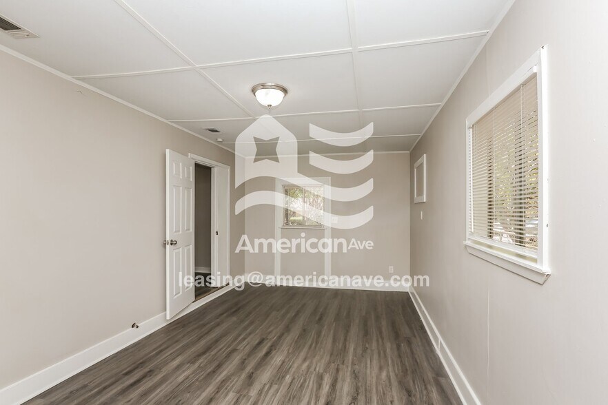 Building Photo - 3726 Edwards Ave