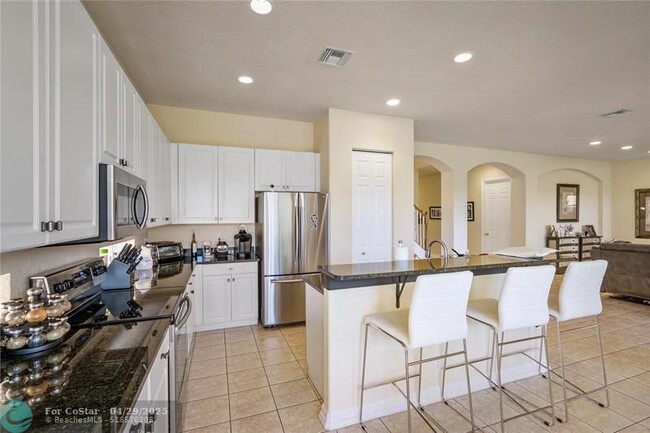 Building Photo - 12319 NW 77th Manor