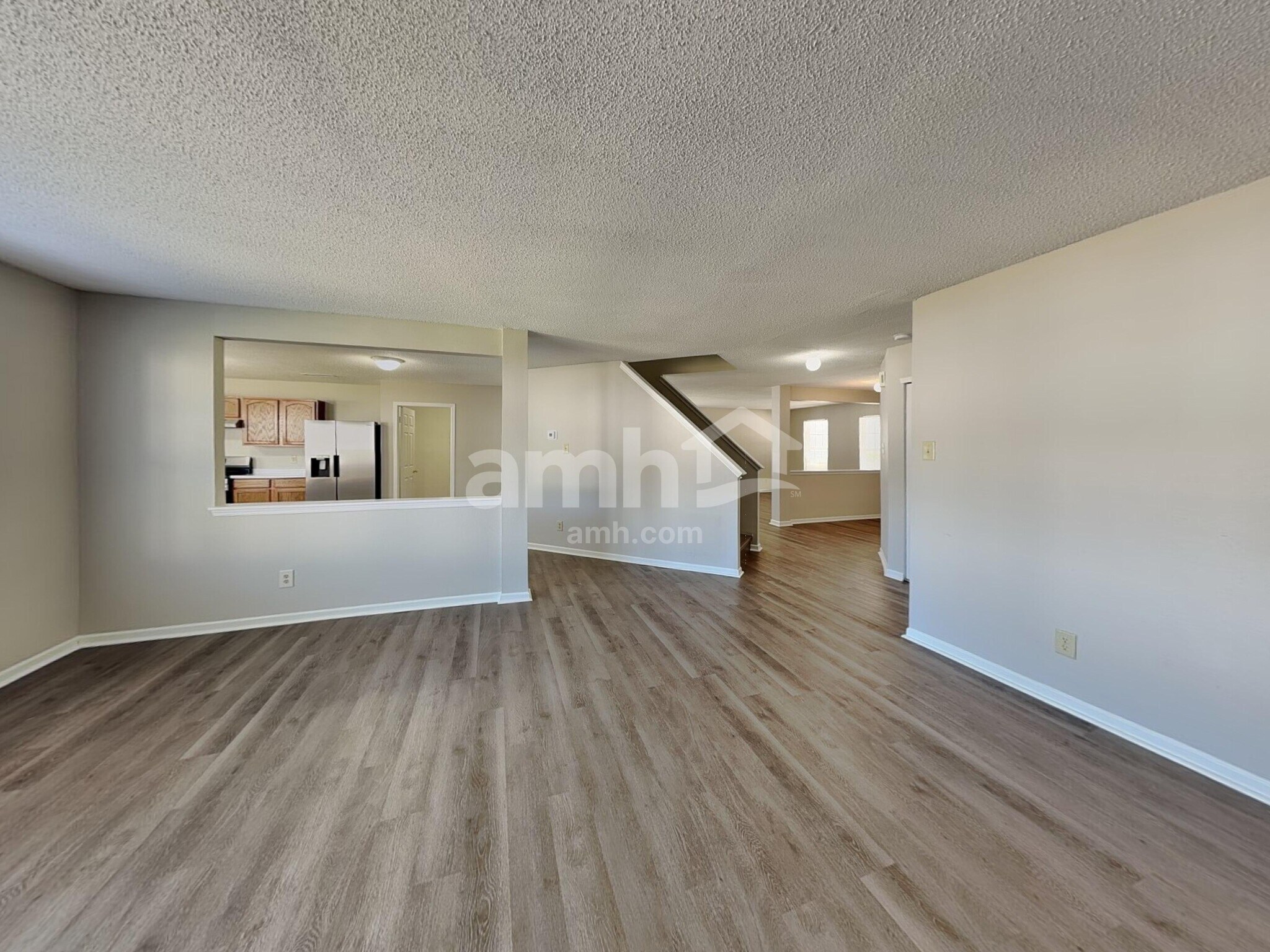 Building Photo - 6860 Maywood Cir