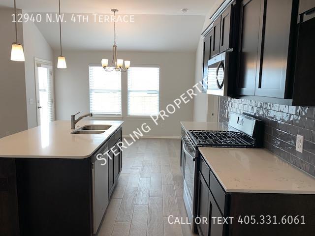 Building Photo - 12940 NW 4th Ter