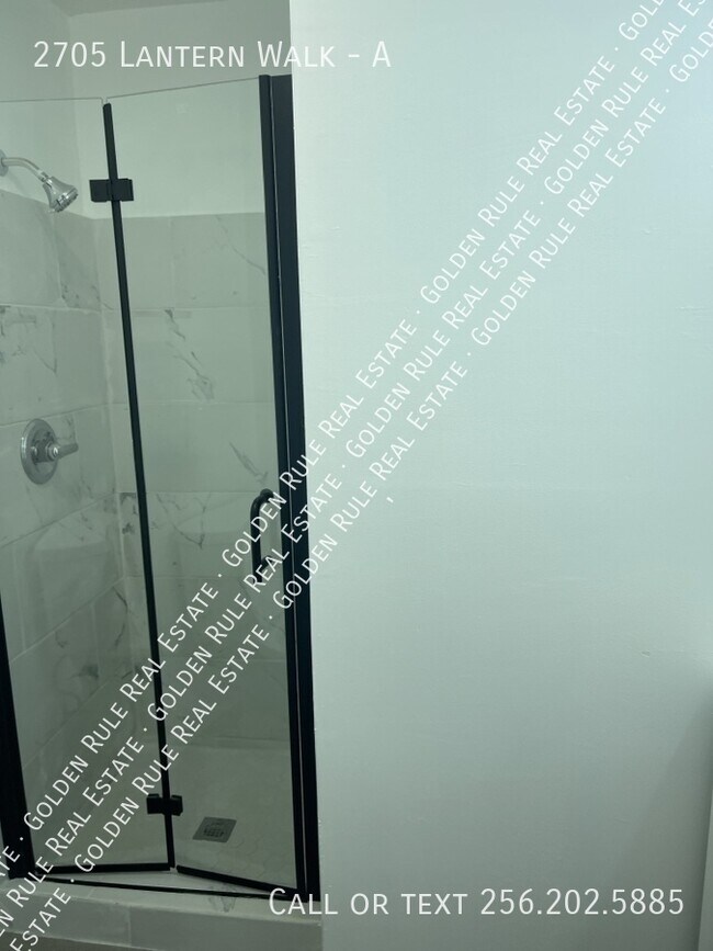 Building Photo - 2705 Lantern Walk SE