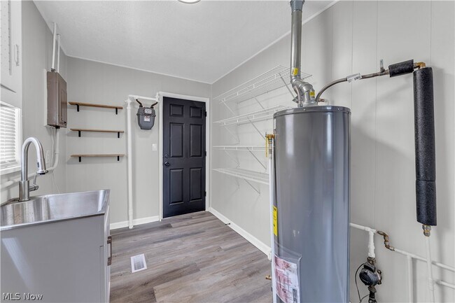 Building Photo - 4026 W 144th St