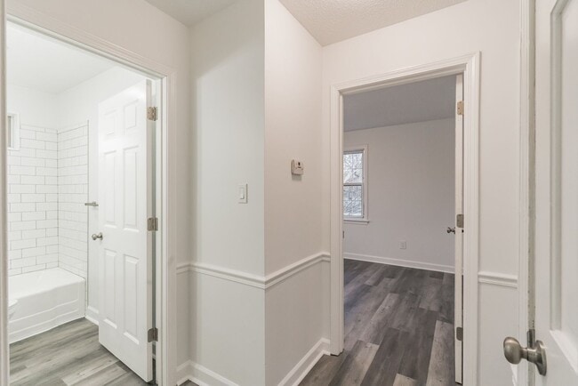 Building Photo - 4/ 1.5 Just minutes from Wake Forest Unive...