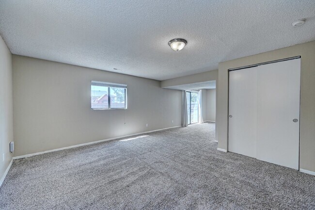 Building Photo - $2,245 - 3 Bed, 3 Bath Home with Finished ...