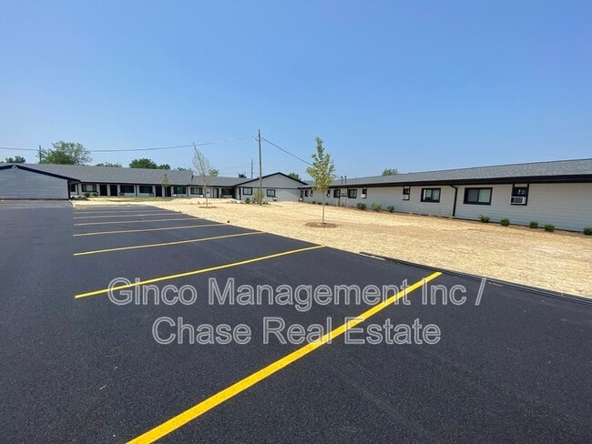 Building Photo - 29837 IL-50