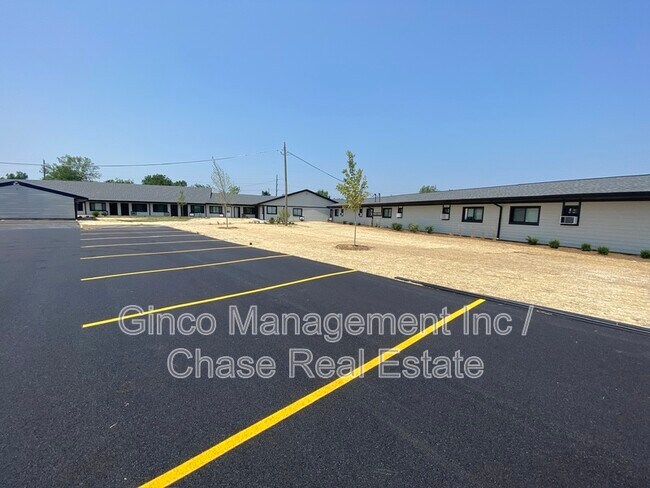 Building Photo - 29837 Illinois 50 - E5