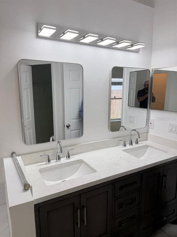 Building Photo - 13875 Glasser Ave