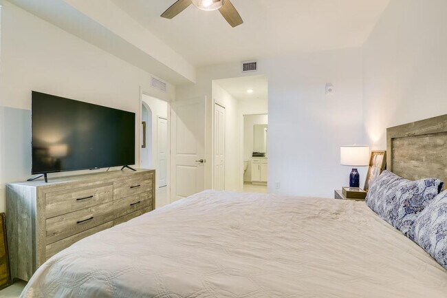 Building Photo - 18461 Copperhead Dr