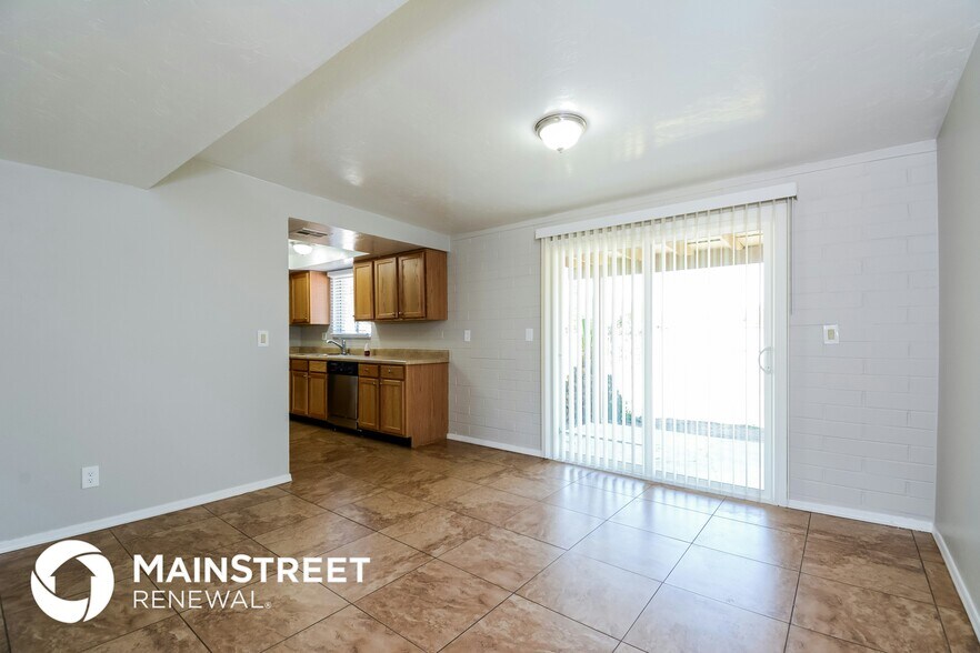 Building Photo - 7627 E 42nd St