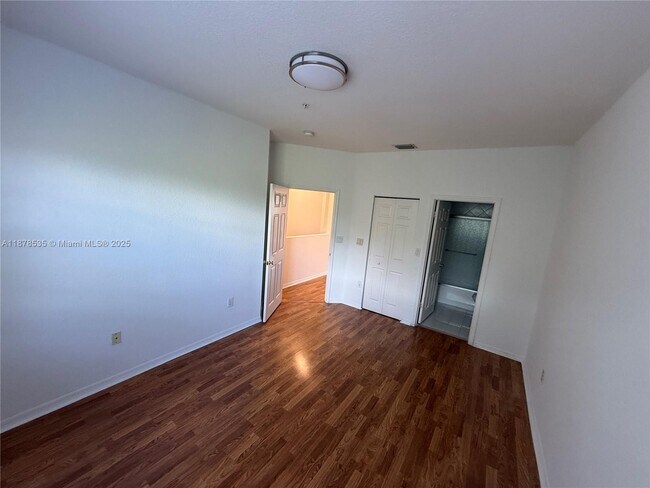 Building Photo - 5620 NW 114th Path