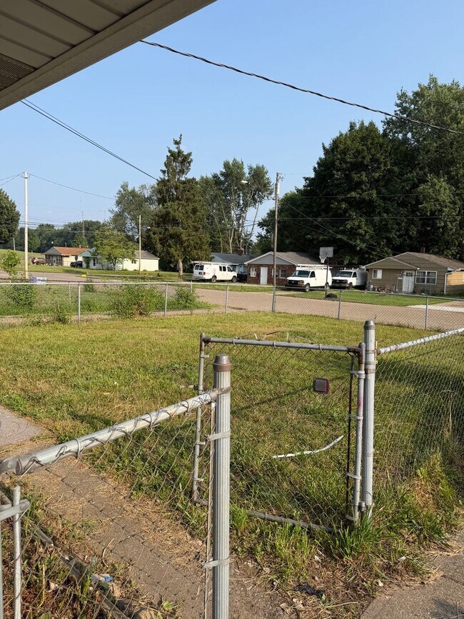 Building Photo - 3BR Plain Township Ranch