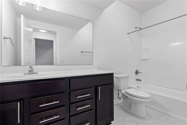 Building Photo - 2044 Bellefontaine St