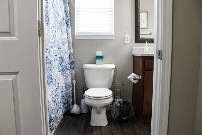 Building Photo - Brand New Home Walking distance to Spooky ...