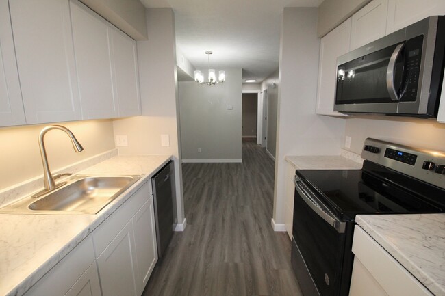 Building Photo - 1026 Blue Ridge Dr