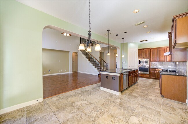 Building Photo - 9230 Hernshead Ln