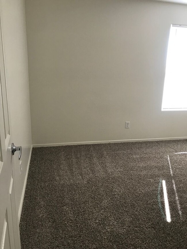 Building Photo - 1 month free rent if rented before New Years Day! Spacious 3br Home in Cortessa $1,899.00