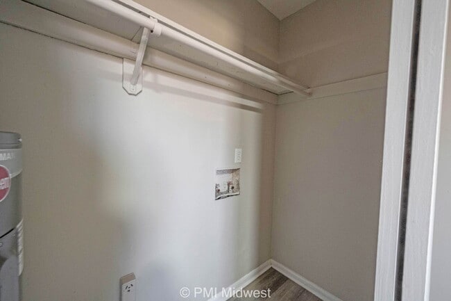 Building Photo - "Charming 2-Bedroom Apartment in Fountaintown – Cozy Living at 570 W U.S. 52!"