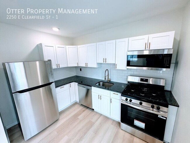 Building Photo - 2250 E Clearfield St