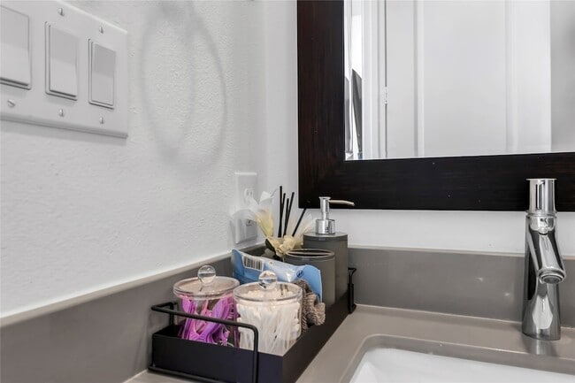 Building Photo - 4128 Willowbend Blvd