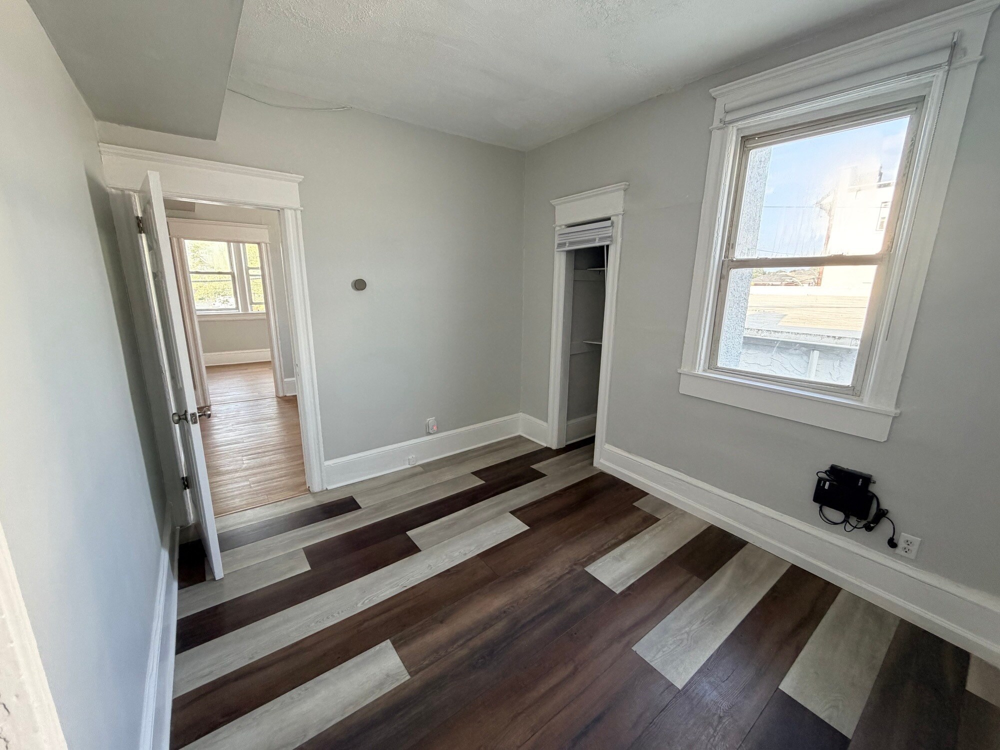Building Photo - 705 Brinley Ave