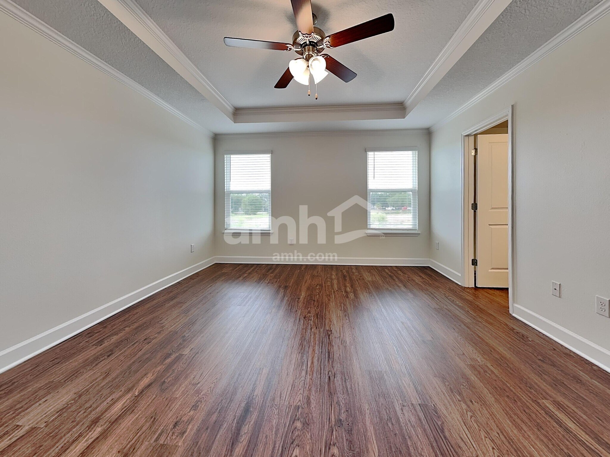 Building Photo - 1045 Island Pond Dr