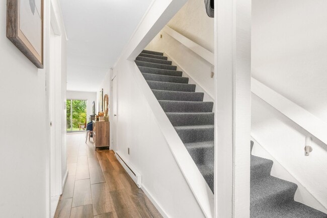 Building Photo - Charming 3BR House in Hunter