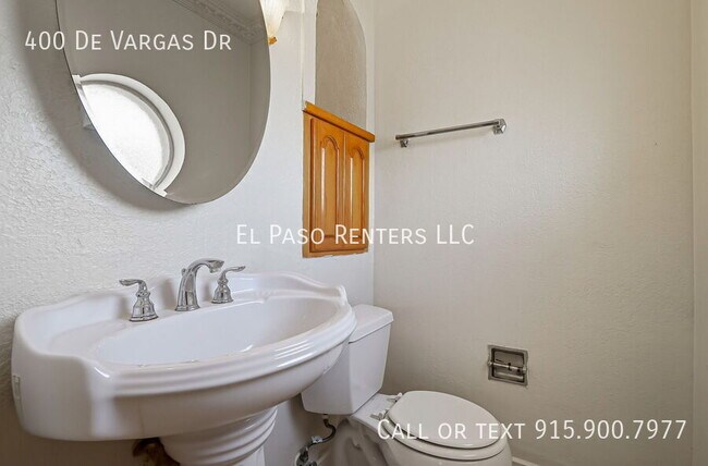 Building Photo - 400 De Vargas Dr